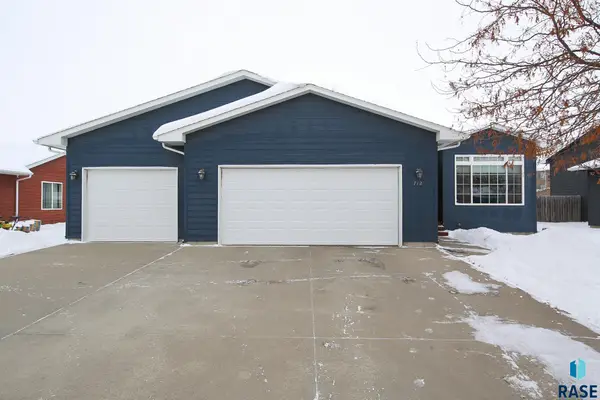 712 S 7th Ave, Brandon, SD 57005
