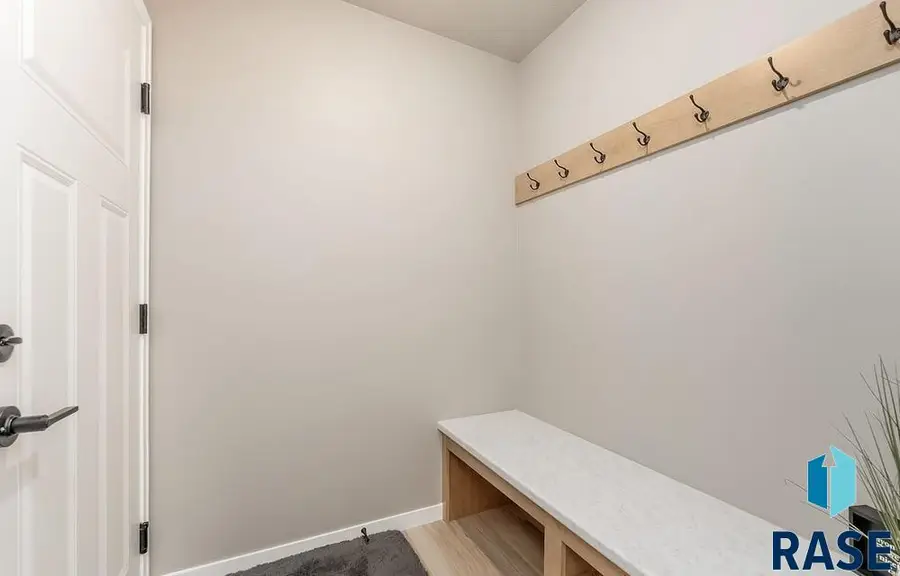 604 N Union Ave, Sioux Falls, SD 57110 - Image #2