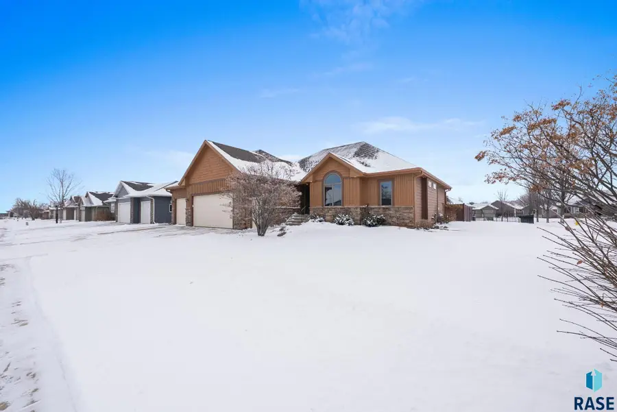 3029 W 90th St, Sioux Falls, SD 57108 - Image #2