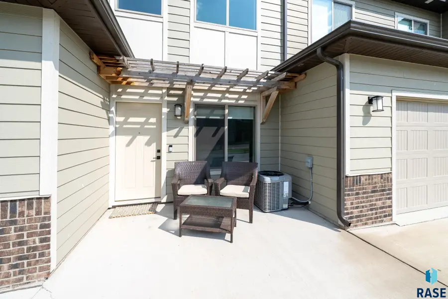 7705 S Townsley Ave #8, Sioux Falls, SD 57108 - Image #2