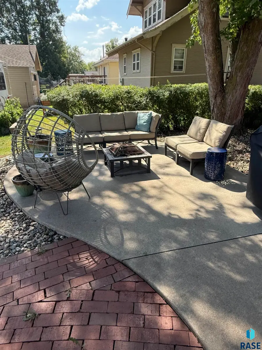 200 S 3rd St, Beresford, SD 57004 - Image #3