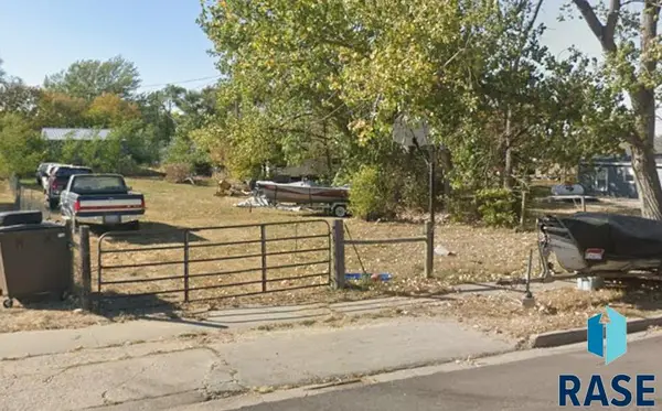 N Lamro St, Winner, SD 57580