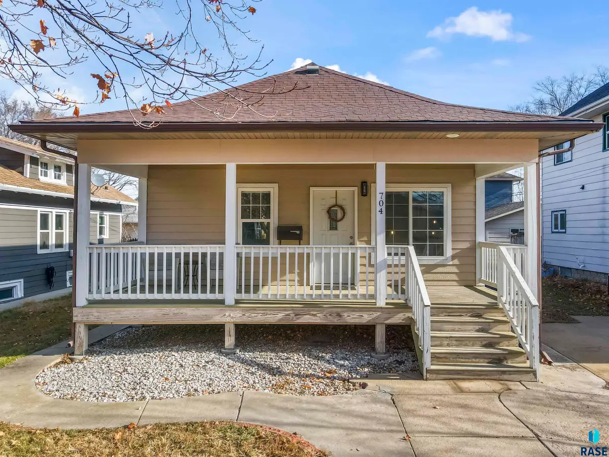 704 N Duluth Ave, Sioux Falls, SD 57104 - Image #1