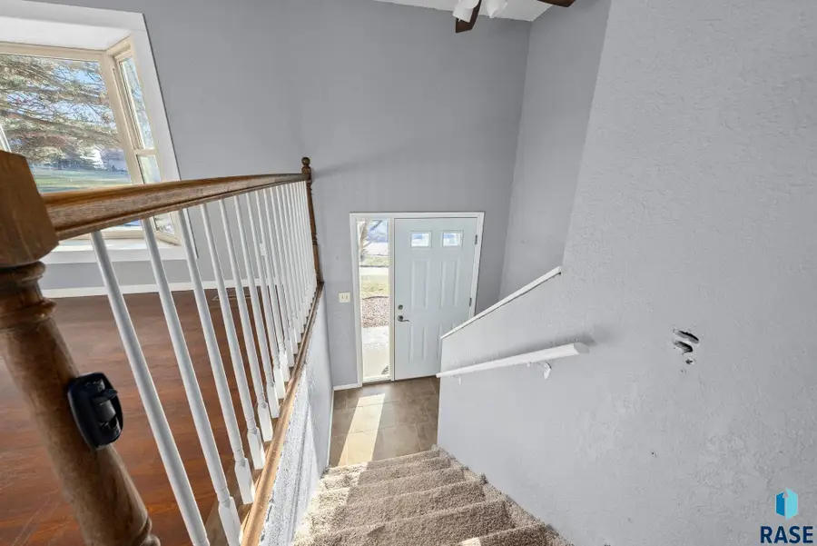 2708 E Bragstad Dr, Sioux Falls, SD 57103 - Image #3