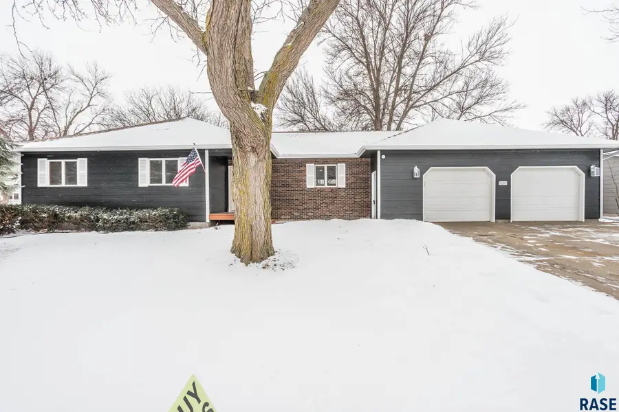 6101 W Sioux K Ct, Sioux Falls, SD 57106 - Image #2