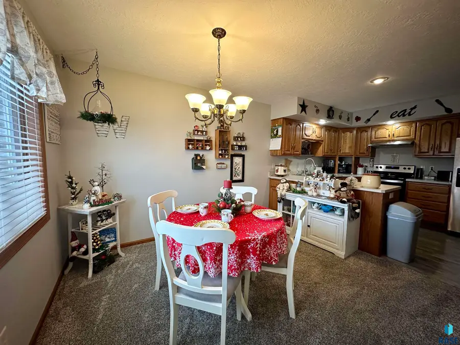 126 W Warren St, Luverne, MN 56156 - Image #2