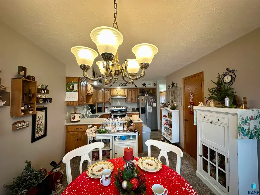 126 W Warren St, Luverne, MN 56156 - Image #3