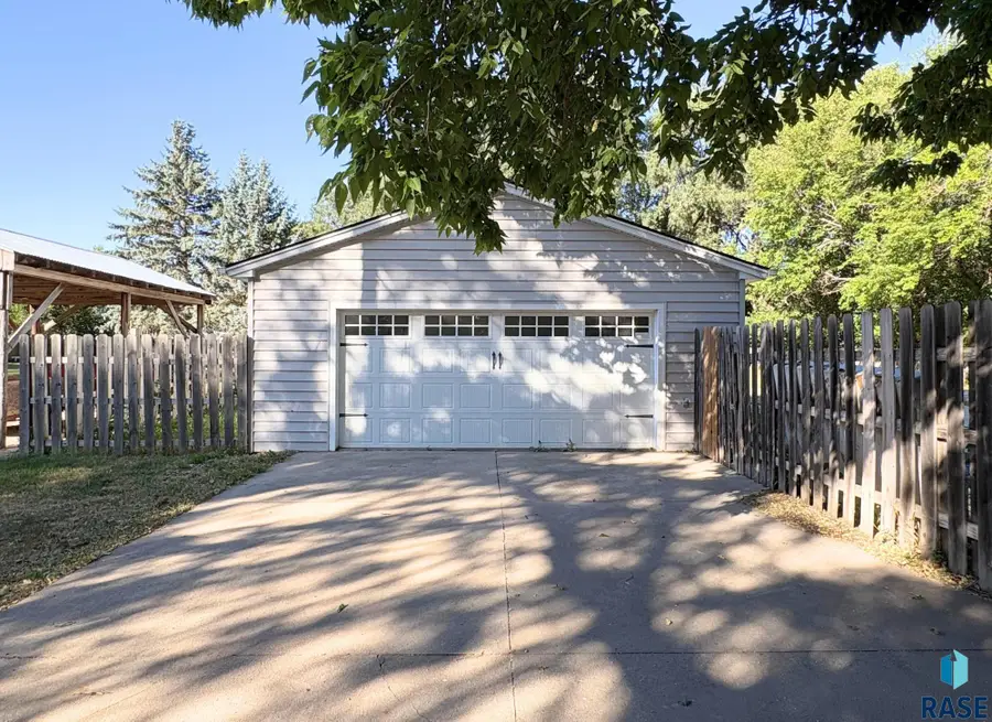 3131 N Jessica Ave, Sioux Falls, SD 57104 - Image #2