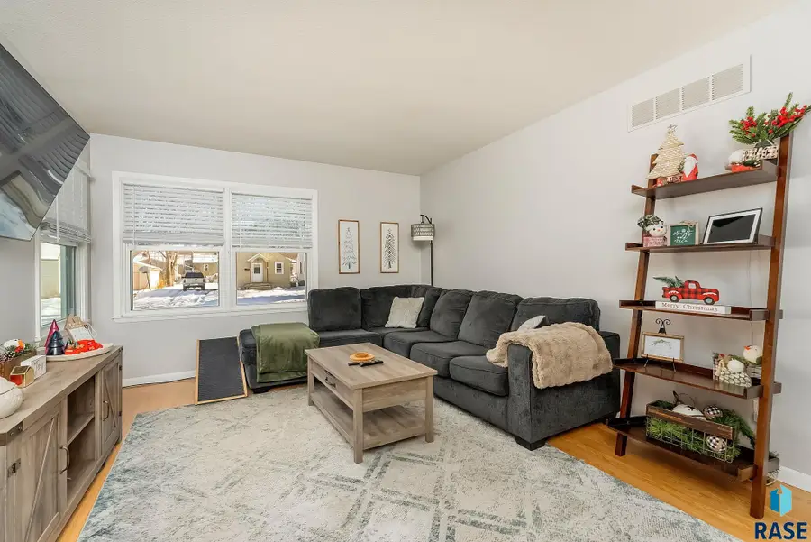 707 S Hawthorne Ave, Sioux Falls, SD 57104 - Image #3