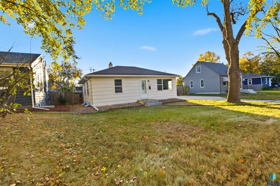2904 S Prairie Ave, Sioux Falls, SD 57105 - Image #2