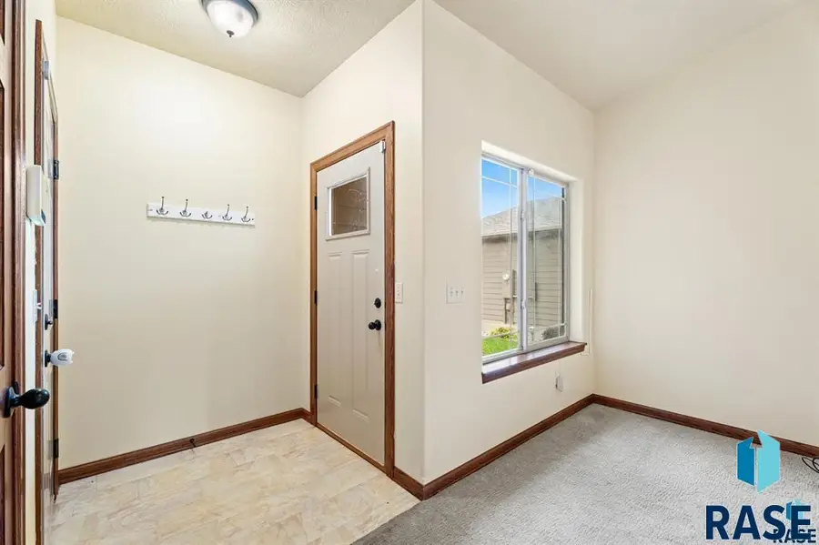 7110 S Bridger Pl, Sioux Falls, SD 57108 - Image #3