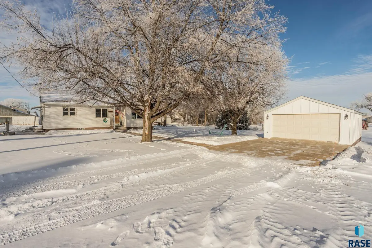 112 E Plum St, Freeman, SD 57029 - Image #1