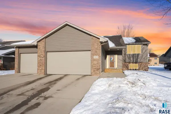 4912 E Tiger Lilly St, Sioux Falls, SD 57103