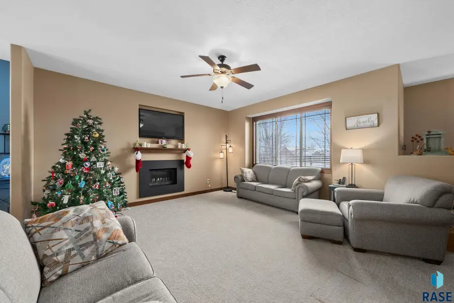 4912 E Tiger Lilly St, Sioux Falls, SD 57103 - Image #3