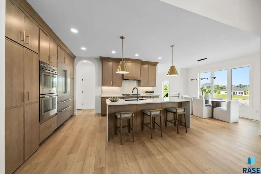 7300 E Misty Knoll Cir, Sioux Falls, SD 57110 - Image #2