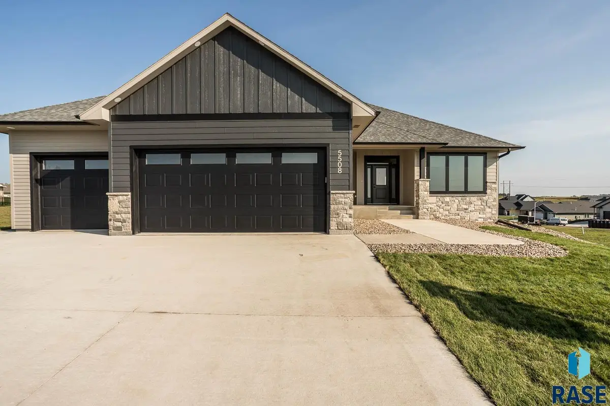 5508 E Claremont St, Sioux Falls, SD 57110 - Image #1