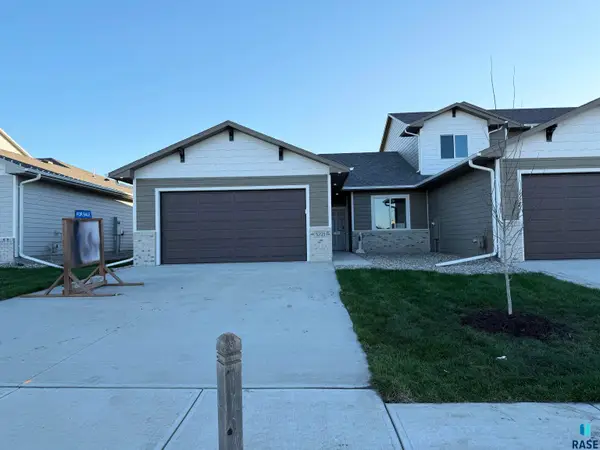 5221 E 67th St, Sioux Falls, SD 57108