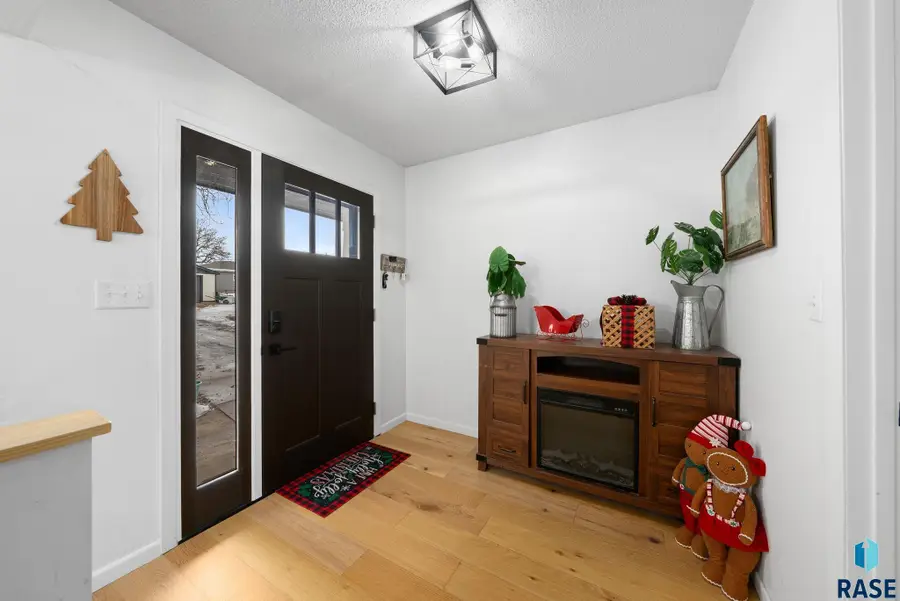 1121 S Splitrock Blvd, Brandon, SD 57005 - Image #2