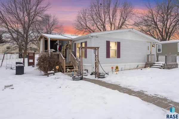 5809 W Wren Pl, Sioux Falls, SD 57107