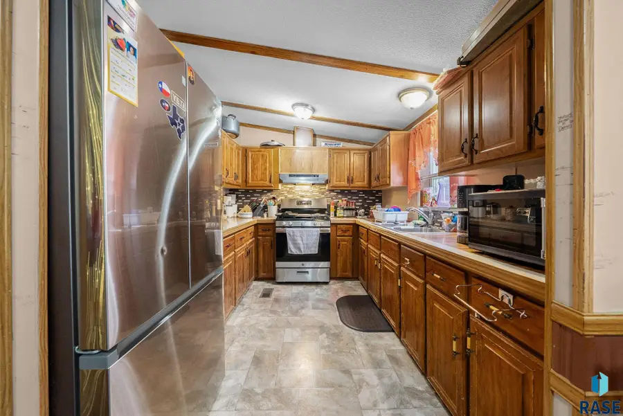 5809 W Wren Pl, Sioux Falls, SD 57107 - Image #2