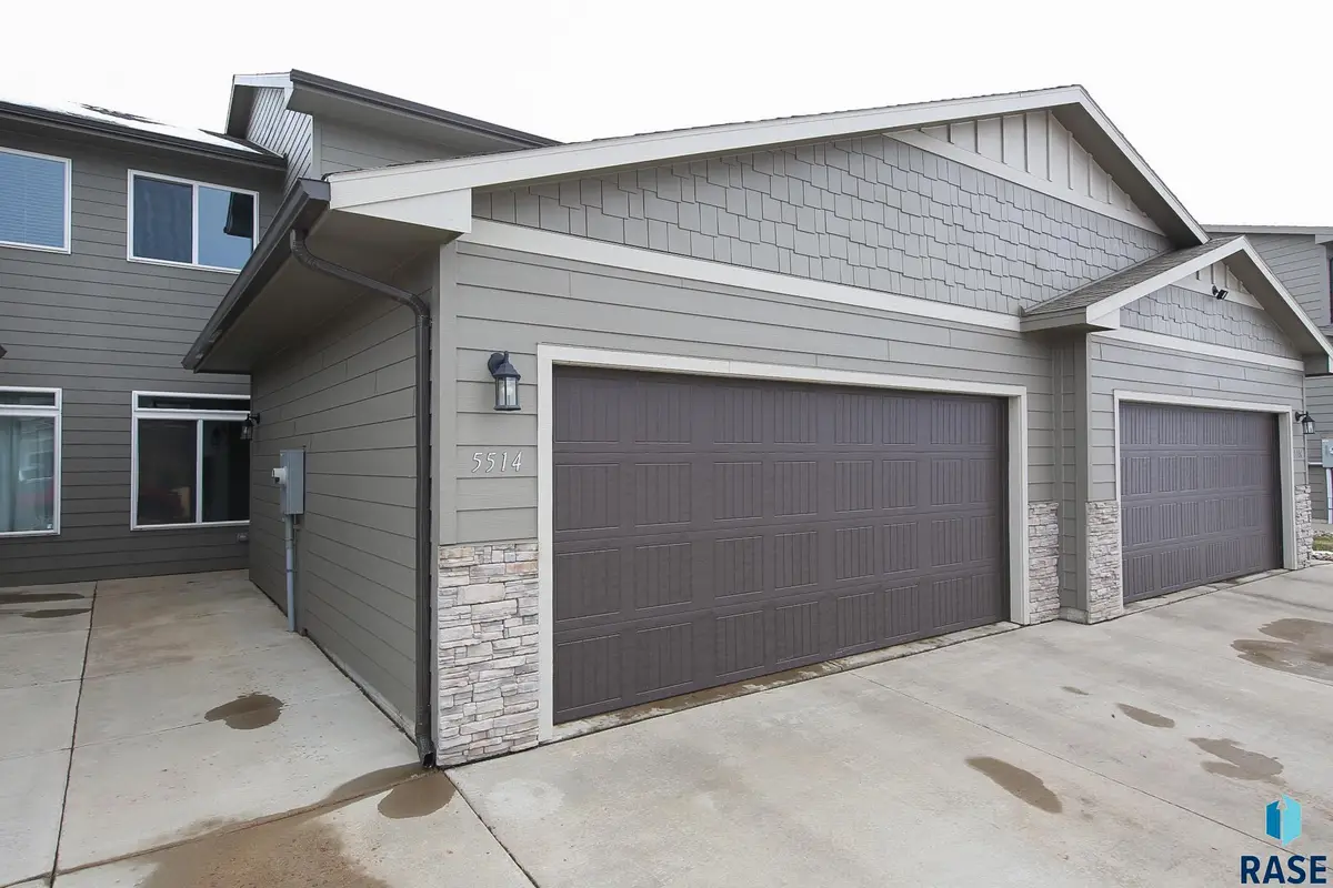 5514 S Seville Pl, Sioux Falls, SD 57108 - Image #1
