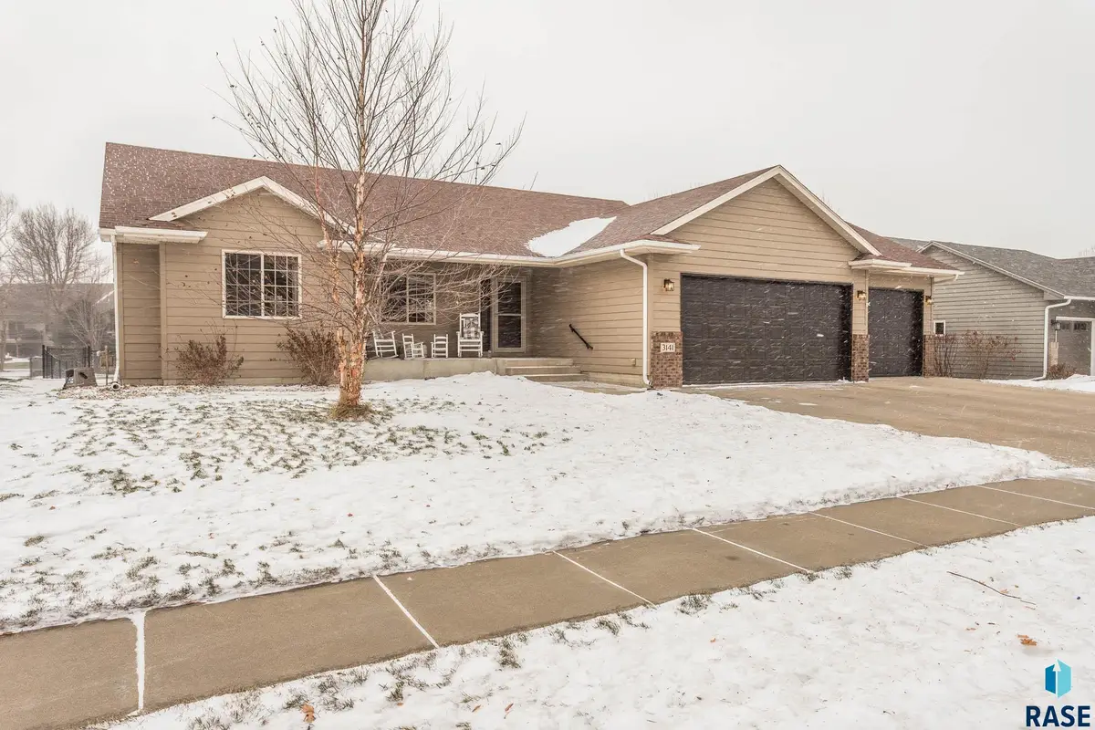 3141 S Newcastle Ct, Sioux Falls, SD 57110 - Image #1