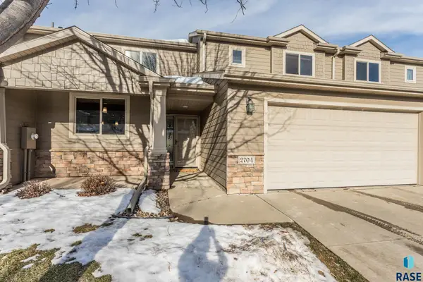 2704 E Tranquility Pl, Sioux Falls, SD 57108