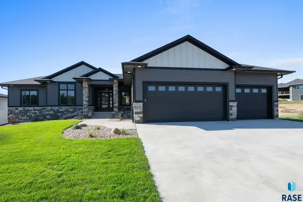 1101 N Scots Pine Dr, Sioux Falls, SD 57110