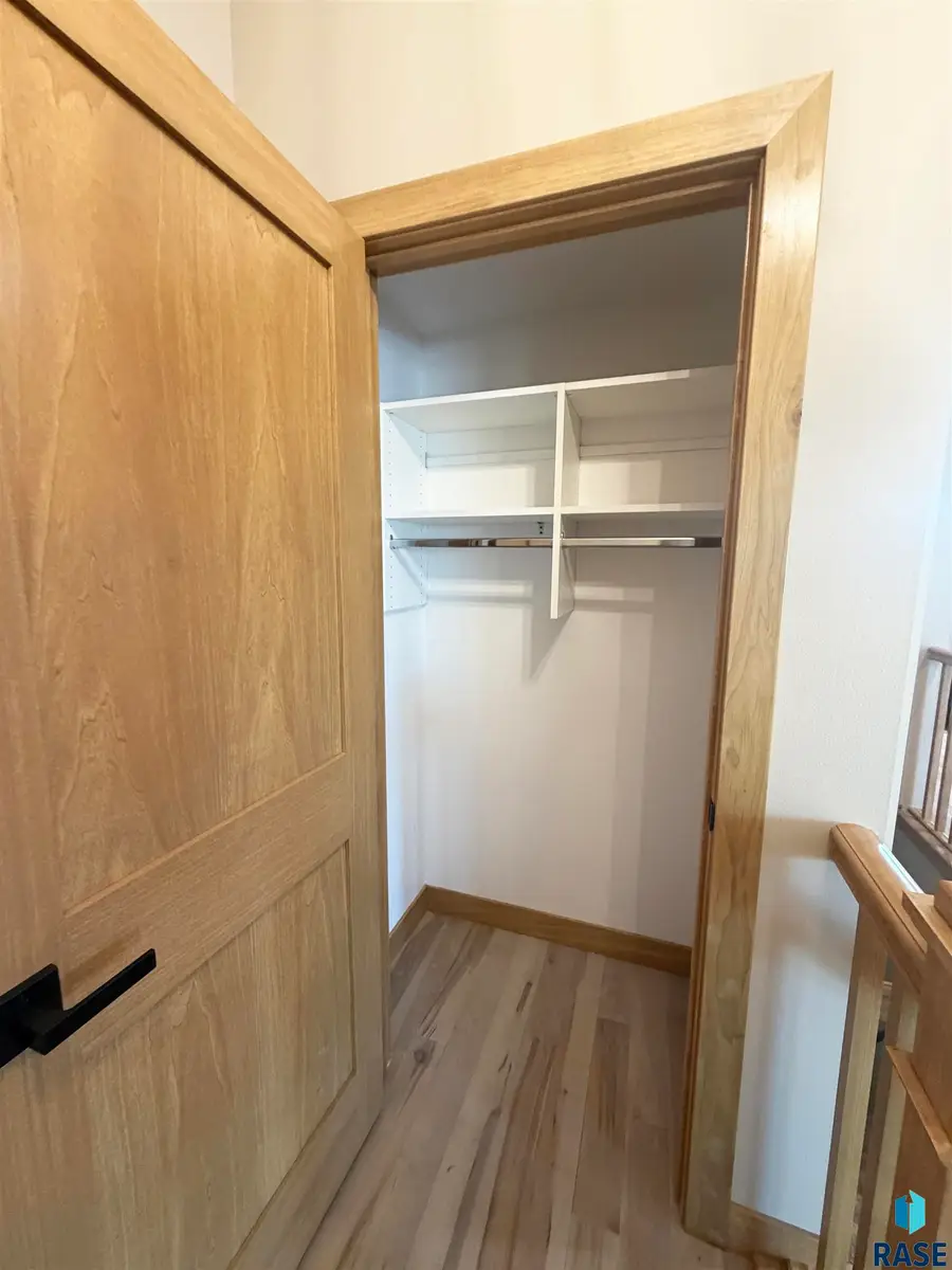 2805 S Dunraven Ave, Sioux Falls, SD 57110 - #3