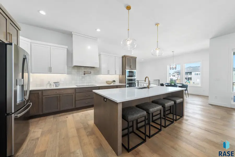 7400 E Shadow Pine Cir, Sioux Falls, SD 57110 - Image #3