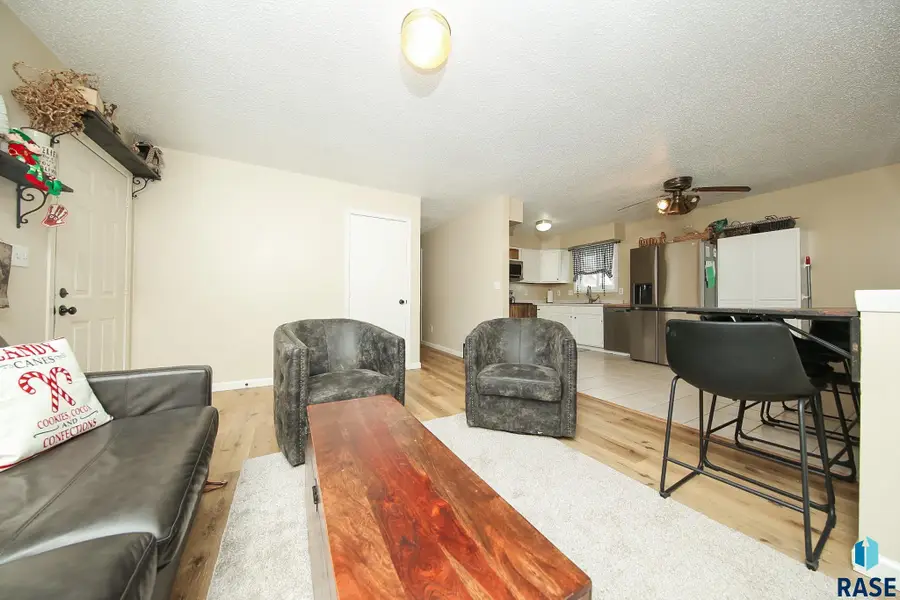 805 S Blaine St, Lennox, SD 57039 - Image #3