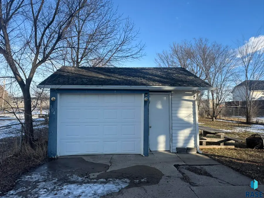 104 N Section Line St, Howard, SD 57349 - Image #3