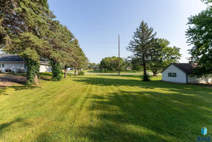 E Boynton Ave, Lennox, SD 57039 - Image #2