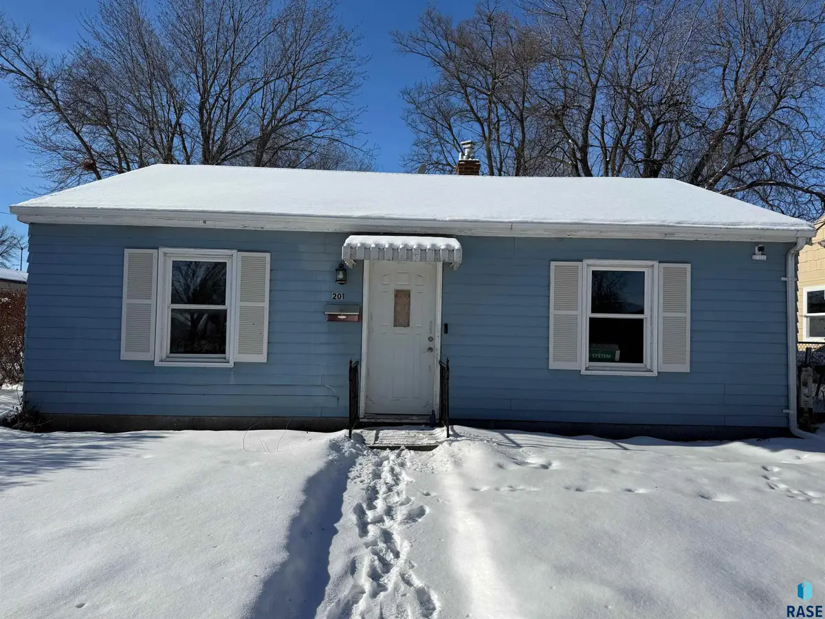 201 N Chicago Ave, Sioux Falls, SD 57103 - Image #1