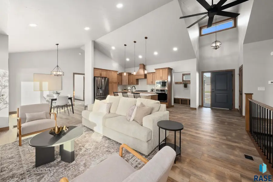 2305 S Red Oak Ave, Sioux Falls, SD 57110 - Image #3