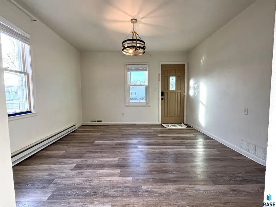 724 W 1st Ave, Miller, SD 57362 - Image #2