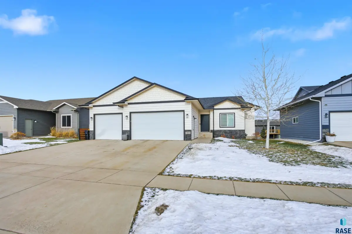 4024 S Appollonia Ct, Sioux Falls, SD 57110 - Image #1