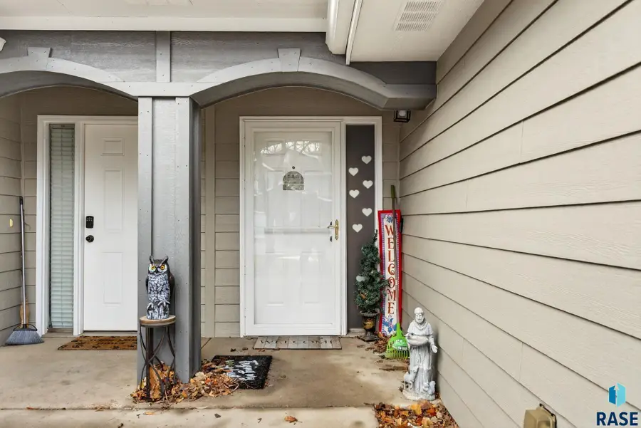 6507 S Santa Rosa Pl, Sioux Falls, SD 57108 - Image #3