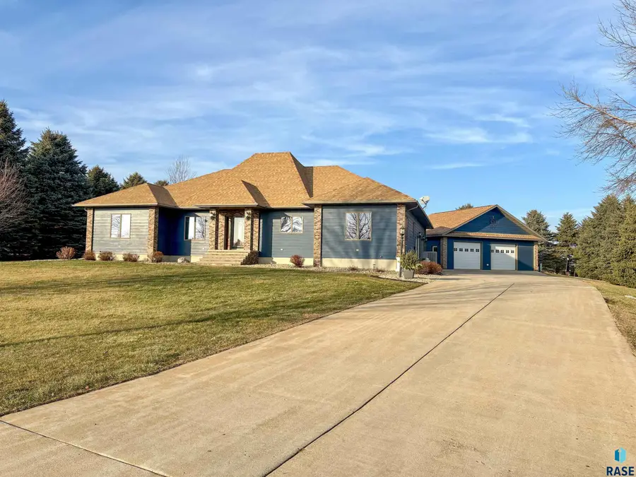 62 Valhalla Rd, Slayton, MN 56172 - #2