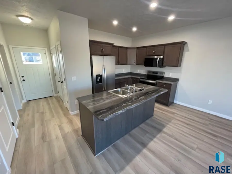9518 W Tunis Dr, Sioux Falls, SD 57106 - Image #3