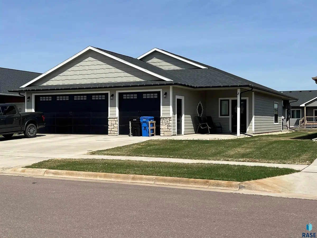 228 Devitt Dr, Harrisburg, SD 57032 - Image #1