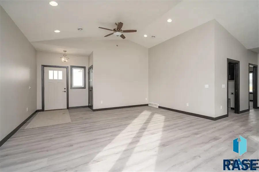 228 Devitt Dr, Harrisburg, SD 57032 - Image #2