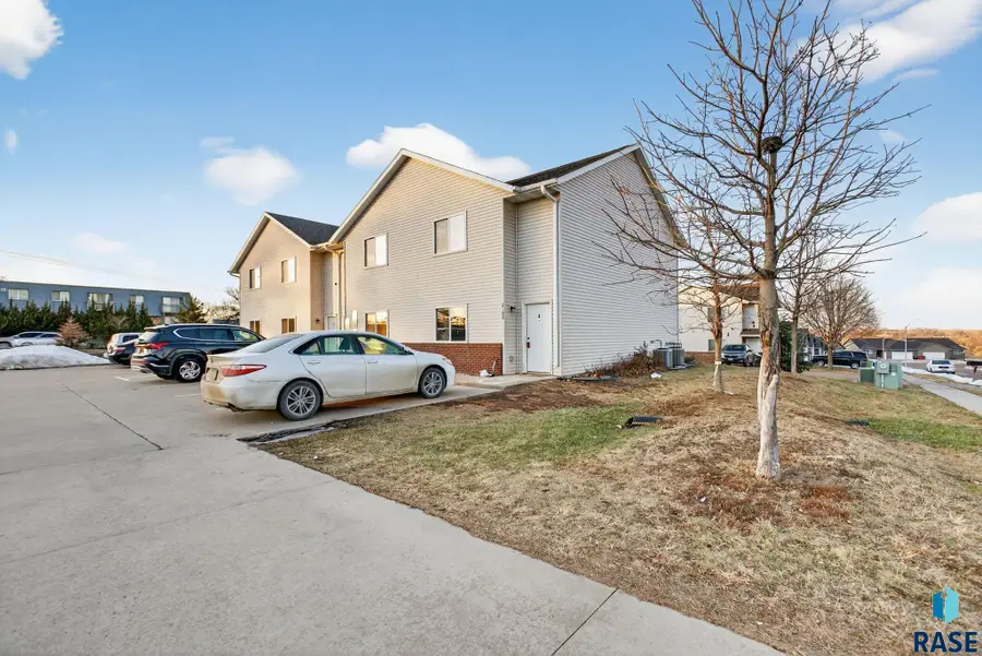 2800 E Madison St #1-4, Sioux Falls, SD 57103 - Image #2