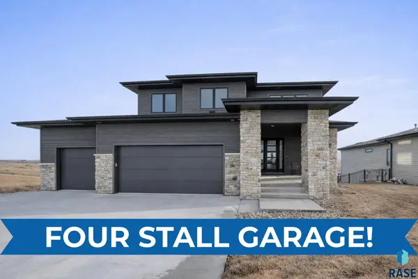 1517 W Autumn Cir, Brandon, SD 57005