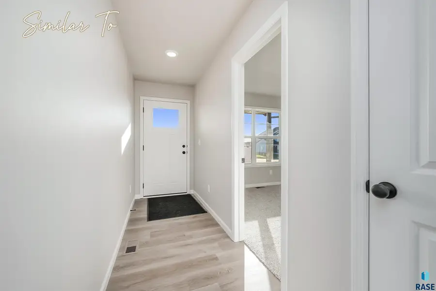 2205 E Bergen Cir, Brandon, SD 57005 - Image #2