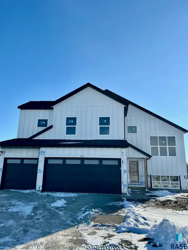 907 Estate St, Harrisburg, SD 57032