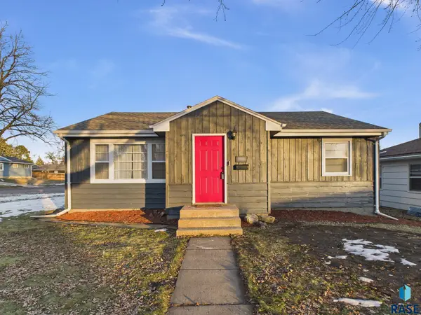 2900 Prairie Ave Ave, Sioux Falls, SD 57105