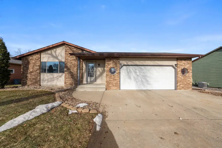 5904 W 58th St, Sioux Falls, SD 57106 - Image #2
