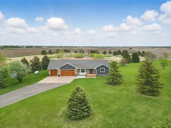 26646 461st Ave, Hartford, SD 57033
