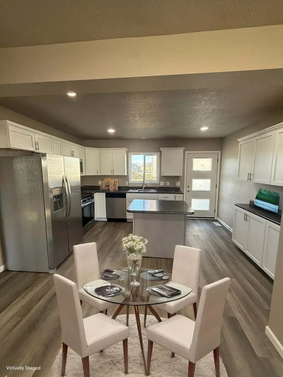 2709 N Bent Grass Ct, Sioux Falls, SD 57107 - Image #2